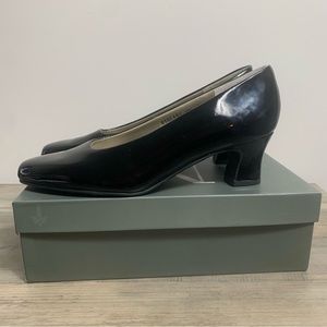 Walking Cradles by Mark Lemp Vicki‎ Patent Leather Round Toe Dress Pumps Shoes